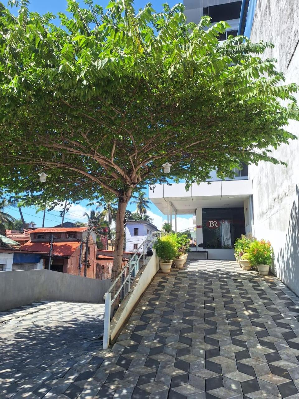 Hotel B R Regency Thiruvananthapuram Esterno foto