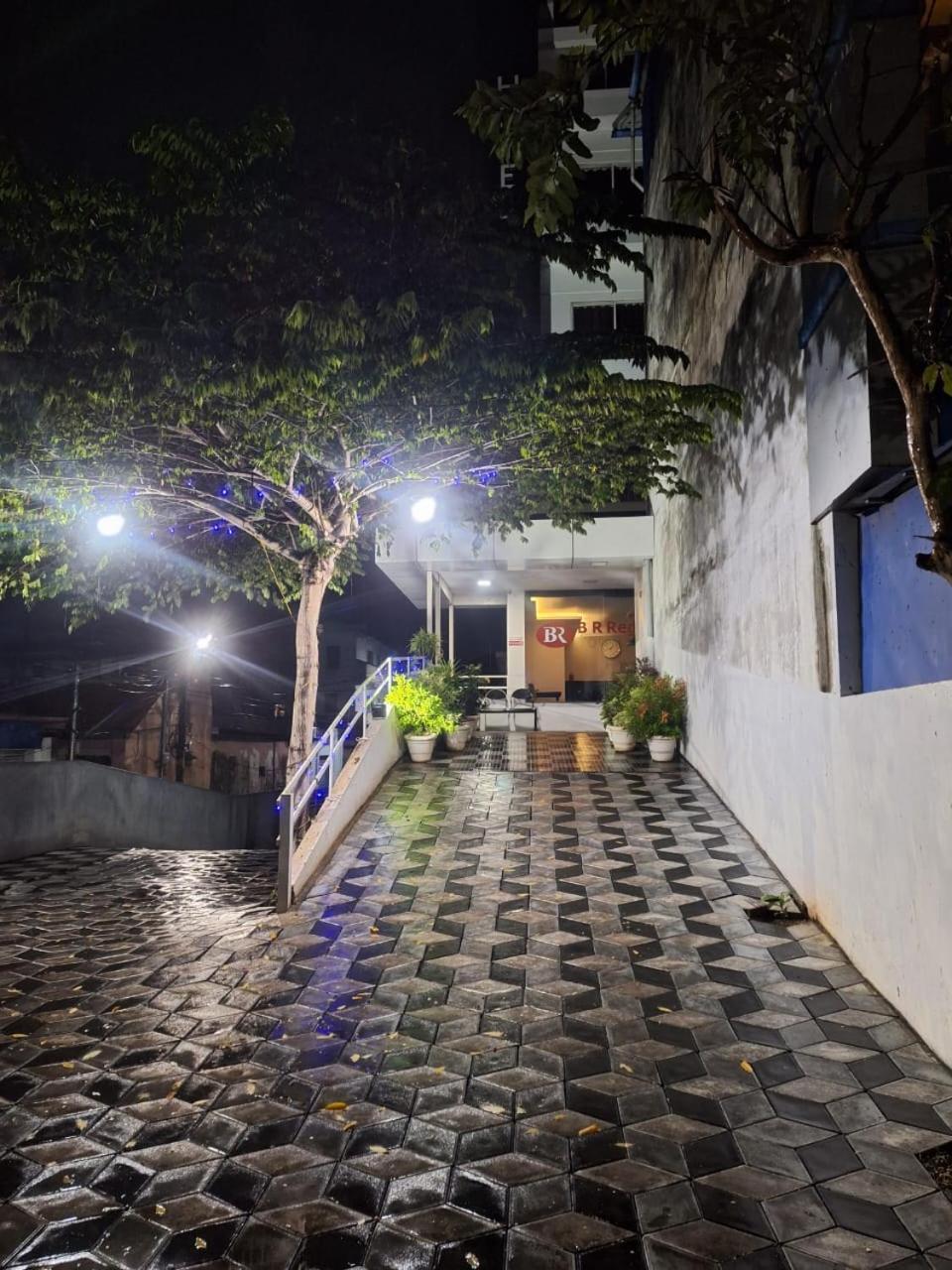 Hotel B R Regency Thiruvananthapuram Esterno foto