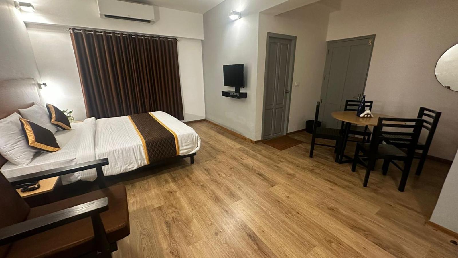 Hotel B R Regency Thiruvananthapuram Esterno foto