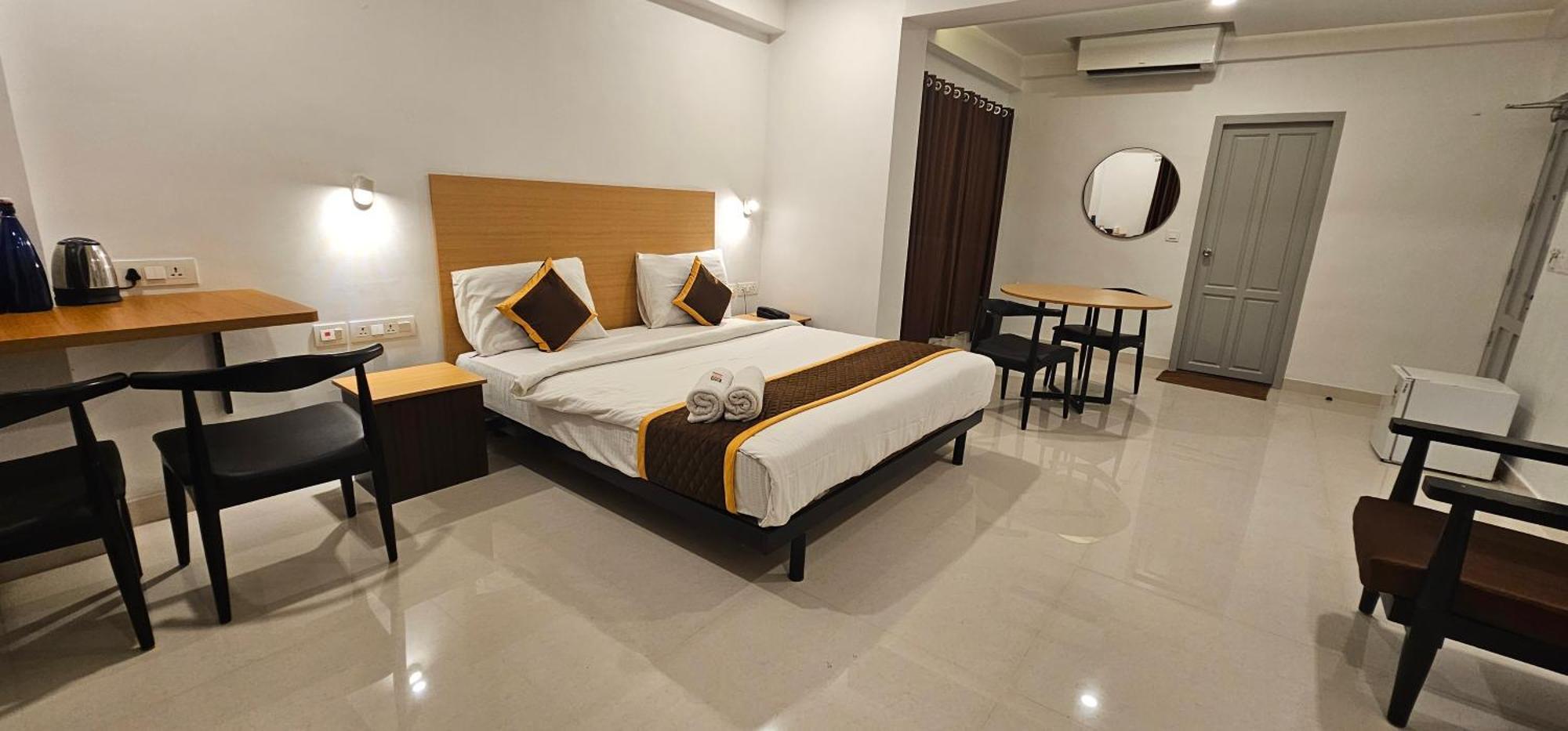 Hotel B R Regency Thiruvananthapuram Esterno foto